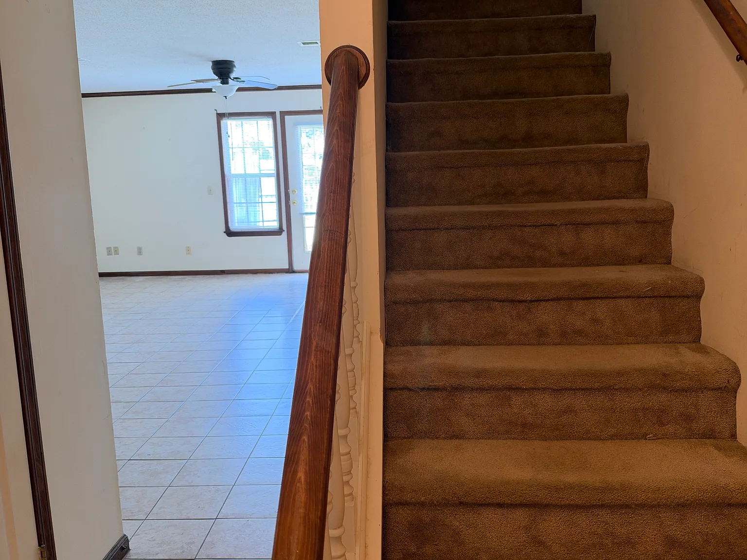 2 bed, 2.5 bath, 1282 sqft, $1,050 — Photo 3