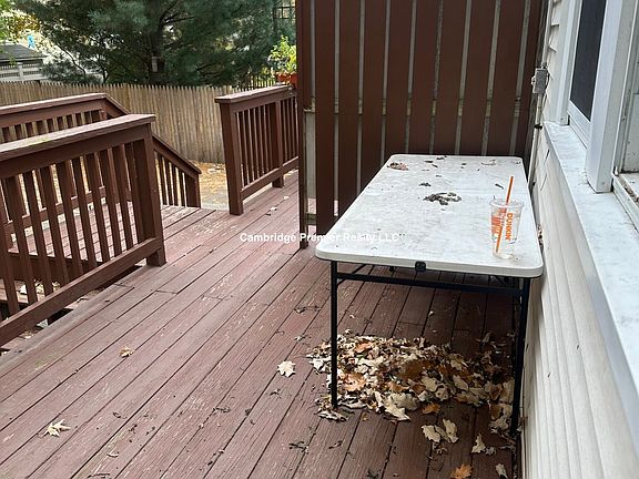 4th image of 165 Sharon St #165