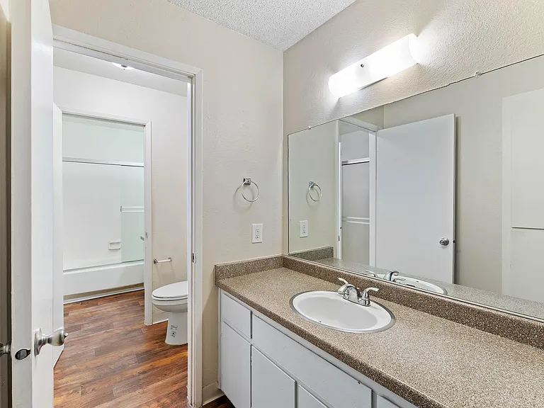 54 Quay Ct — Photo 91