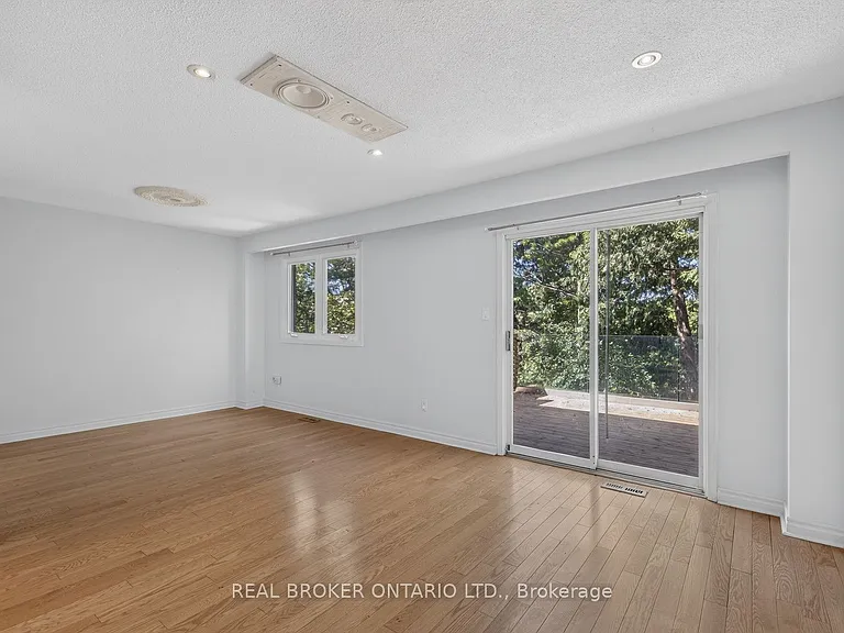 109 Robert Hicks Dr — Photo 4