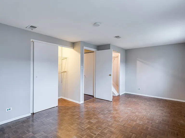 18W269 Kirkland Ln — Photo 12