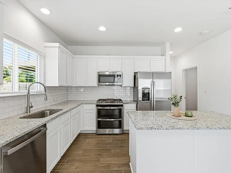 6407 Principale Dr — Photo 12