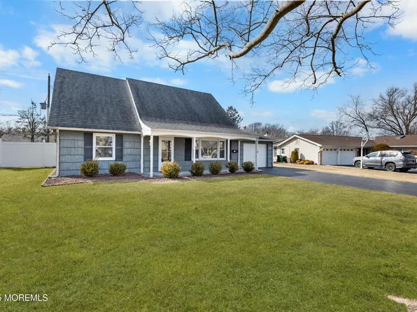 19 Avalon Lane, Aberdeen, NJ 07747