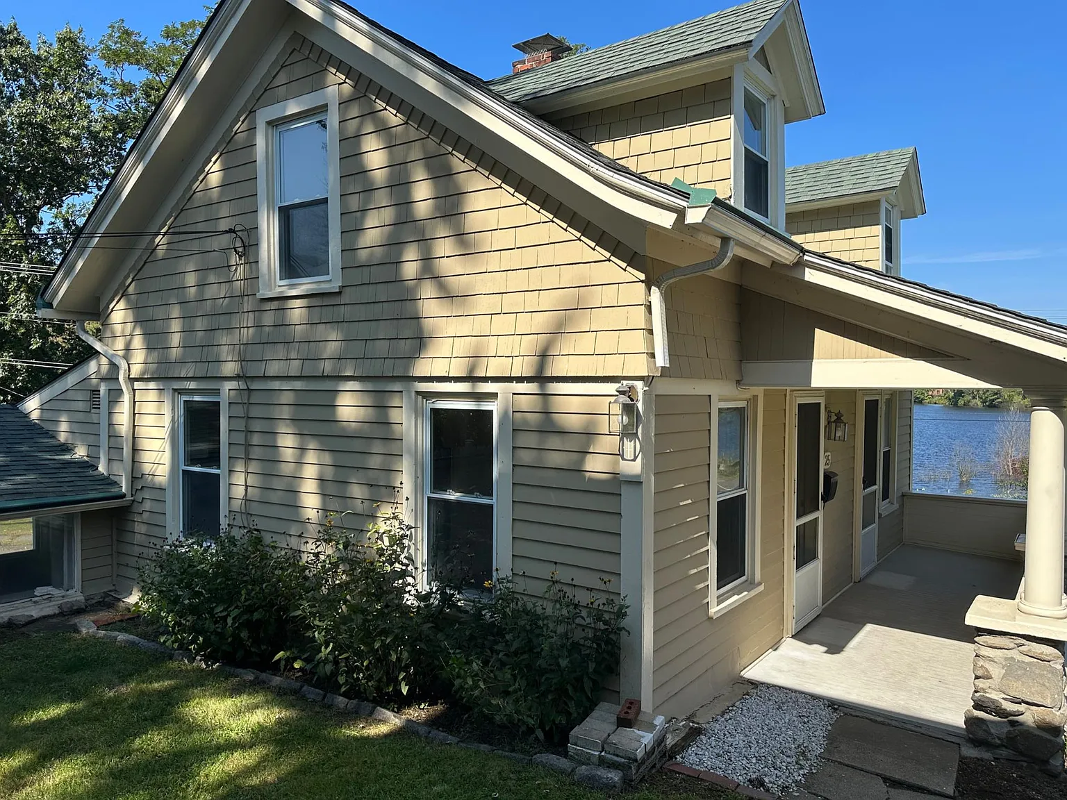 2 bed, 1410 sqft, $2,350 — Photo 3