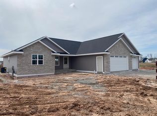 1164 Applewood Dr, De Pere, WI 54115