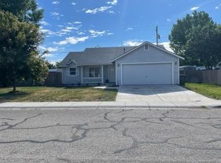 976 N Quartzite Ave, Kuna, ID 83634