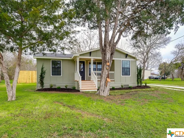 1106 Hillje Ave, Schulenburg, TX 78956