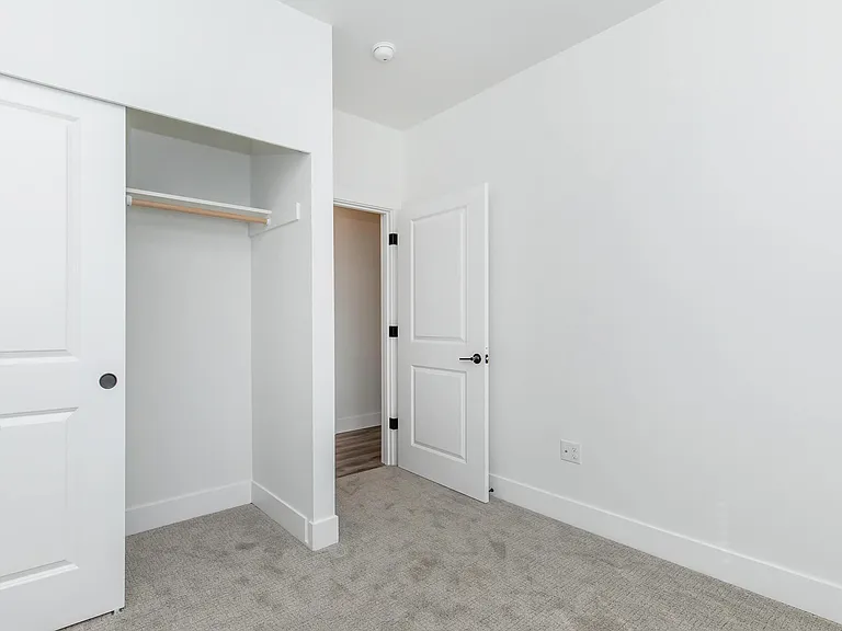 Lakeview Apartments — Photo 51