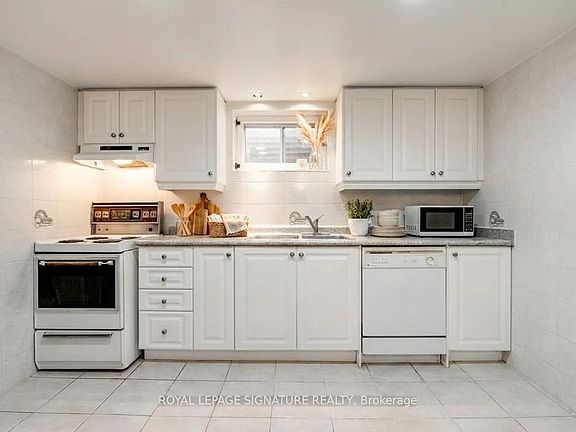 4th image of 173 Rathburn Rd