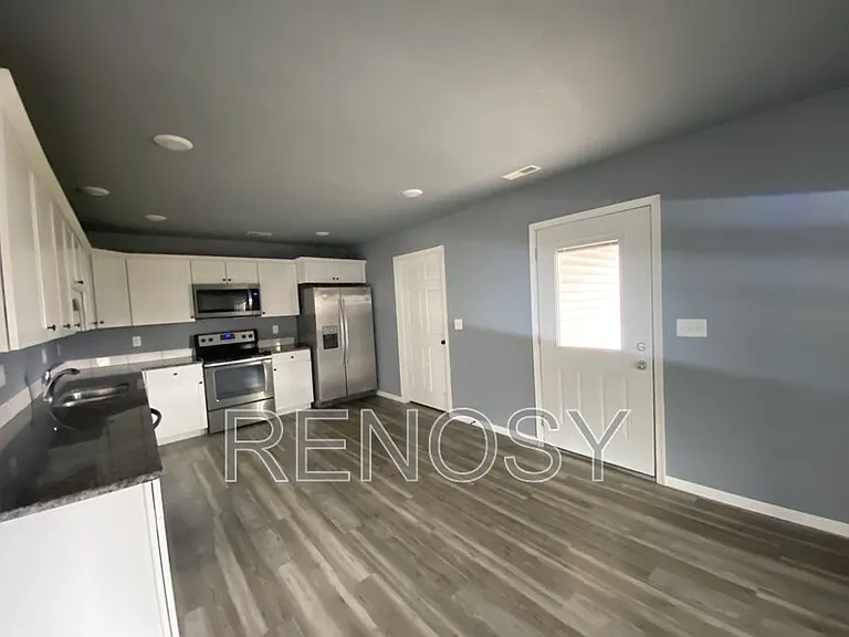 217 E Front St #B — Photo 4