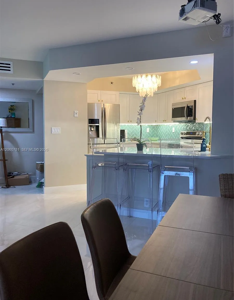 The Sterling Condo — Photo 2