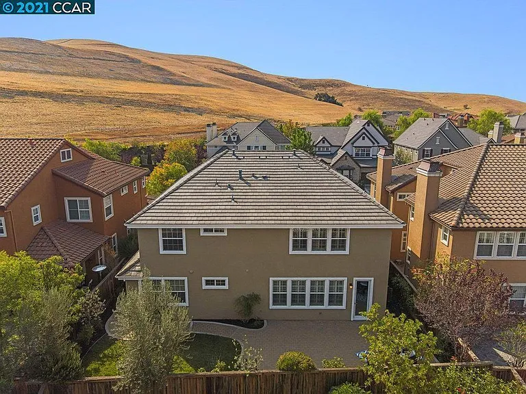 513 Wells Ct — Photo 38