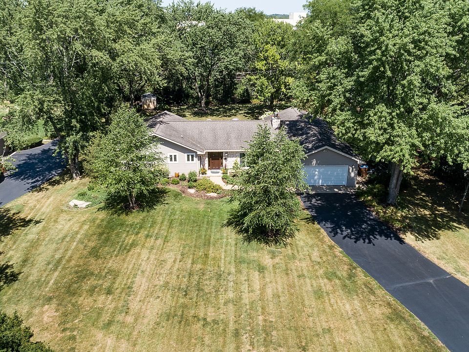 1st image of 22W724 Elmwood Dr