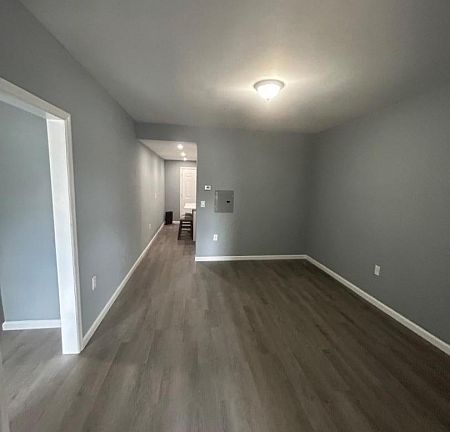 2nd image of 50 Honiss St