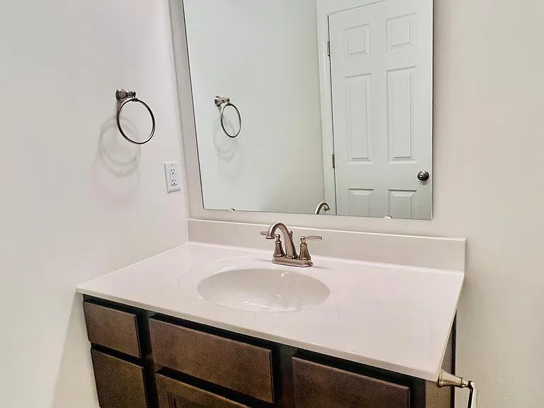 108 Mora Blvd — Photo 37