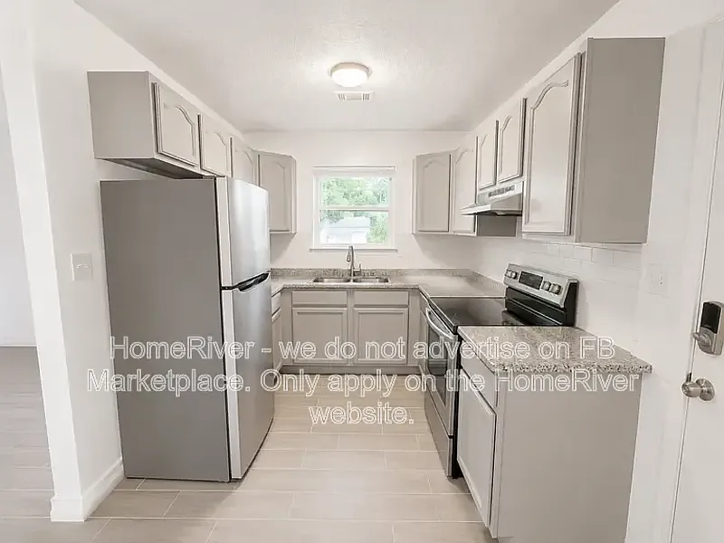3 bed, 1.0 bath, $1,650 — Photo 4