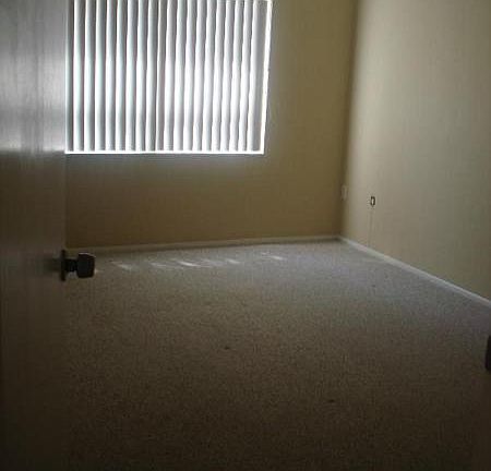 5th image of 10511 SW 108th Ave #193
