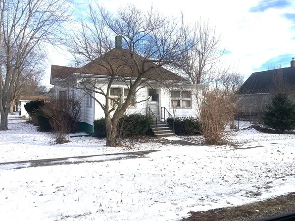 103 S Chicago Ave, Ladd, IL 61329