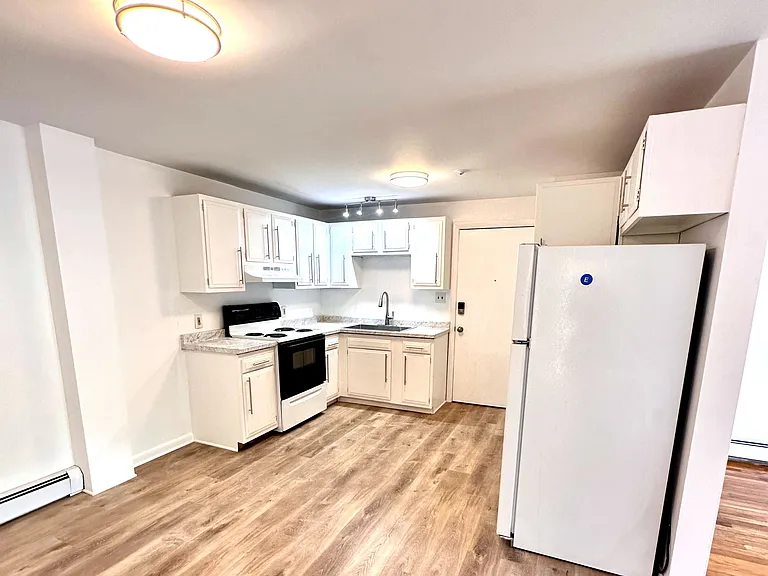 147 State St #7 — Photo 6