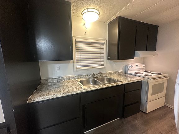 3rd image of 2200 Washington Ave Trailer 13