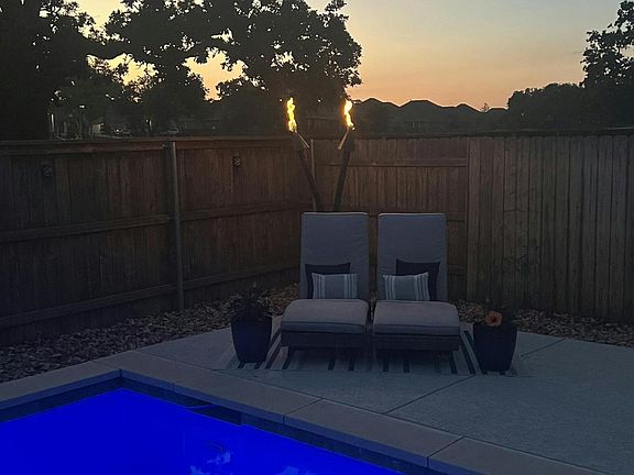 Gas ran tiki torches