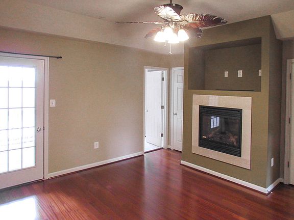 3rd image of 45702 N Maxine Way