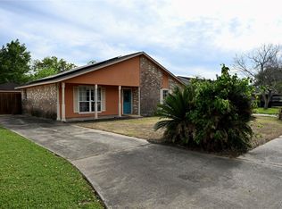 252 Bastrop St, Angleton, TX 77515