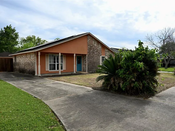 252 Bastrop St, Angleton, TX 77515
