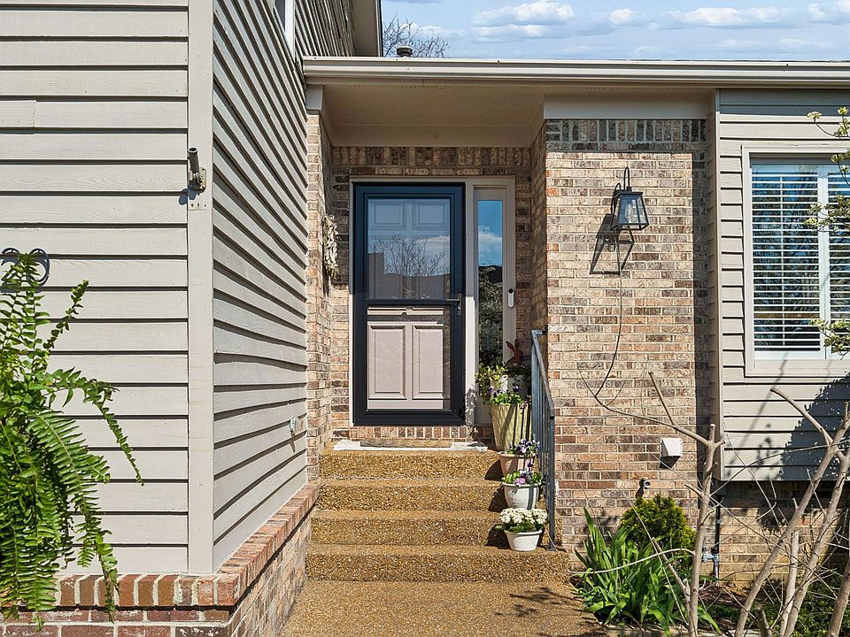 1st image of 120 Morton Mill Cir