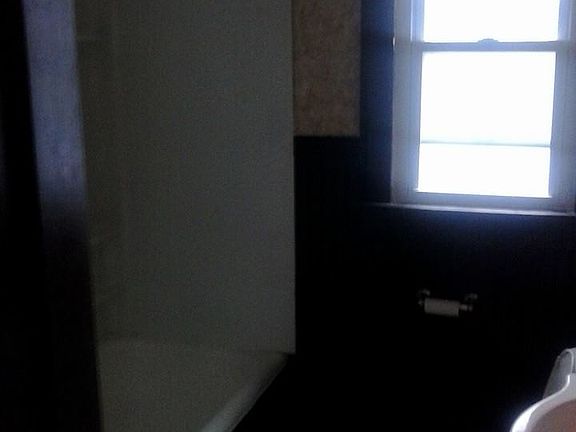 5th image of 436 Linden Ave