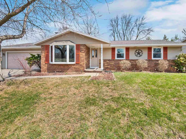 600 Masters Ln, Green Bay, WI 54311