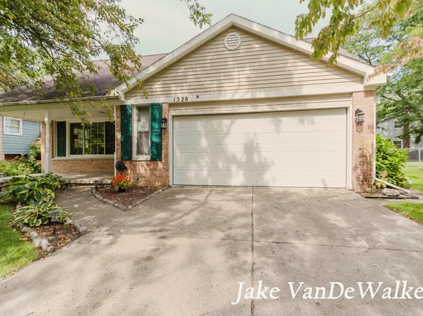 1328 Edington St, Portage, MI 49024