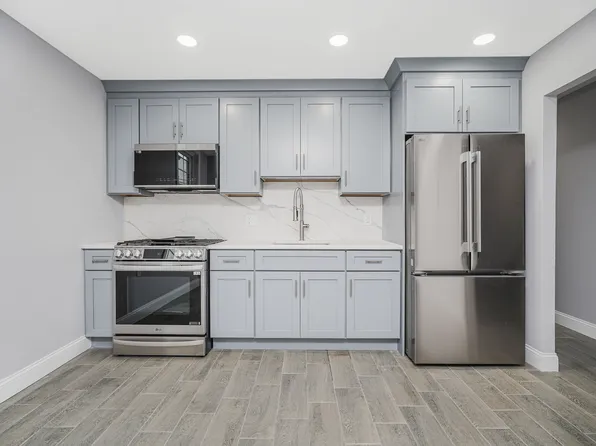 200 Bay 7th Street image 9 of 49