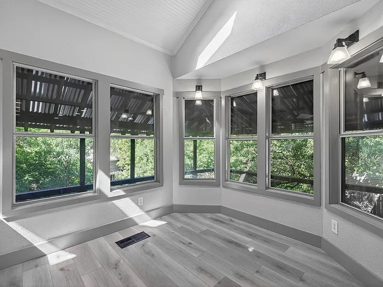 4301 Hyridge Dr — Photo 9