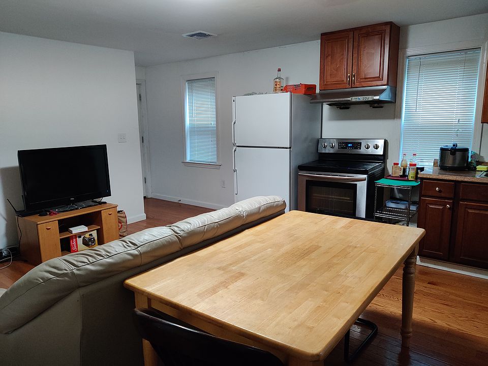 living room/kitchen