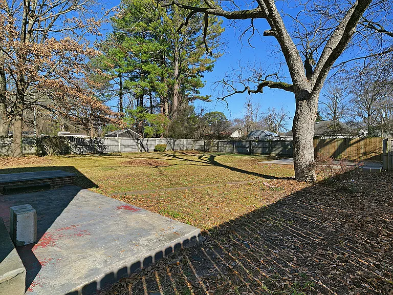 60 Russell Rd — Photo 15