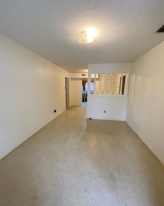 2nd image of 512 Gastel Cir APT 2