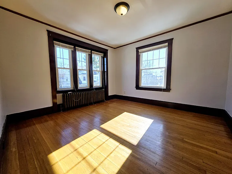 19 Rowe St #2 — Photo 7