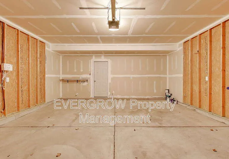 15154 Unbridled Ln — Photo 32