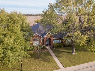 833 Twin Creek Dr, Desoto, TX 75115