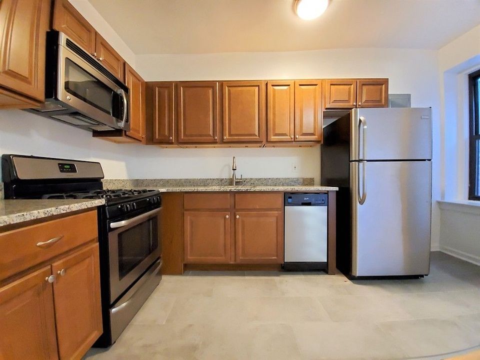 1st image of 3206 47th St APT 1A