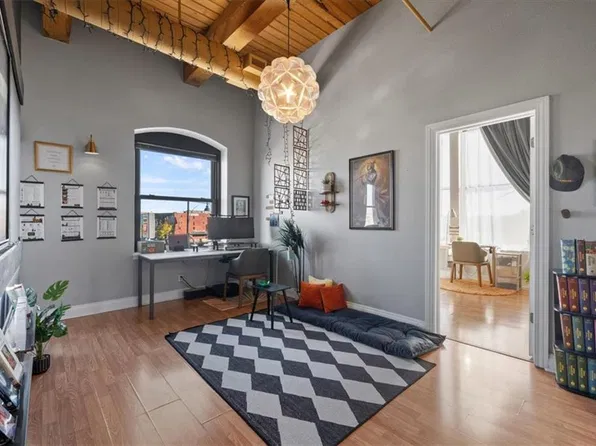 609 Central St APT 1208, Kansas City, MO 64105