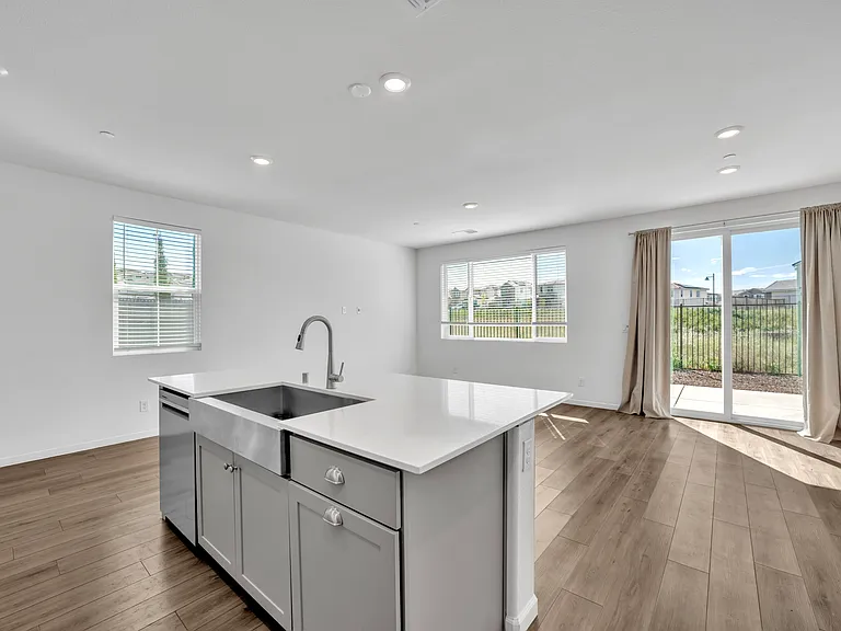 4562 Butterfly Ridge Dr — Photo 18