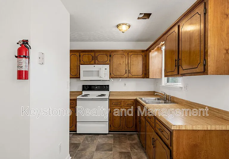 1375 Thompsonville Ln #3A — Photo 6