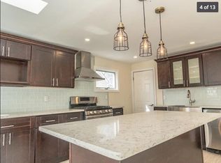44 Ruxton St #1A, New Hyde Park, NY 11040