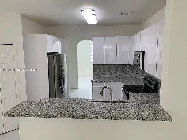 14020 SW 152nd Ter — Photo 5