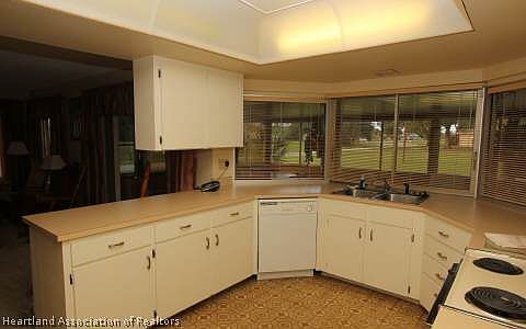 4th image of 8309 Hampshire Dr