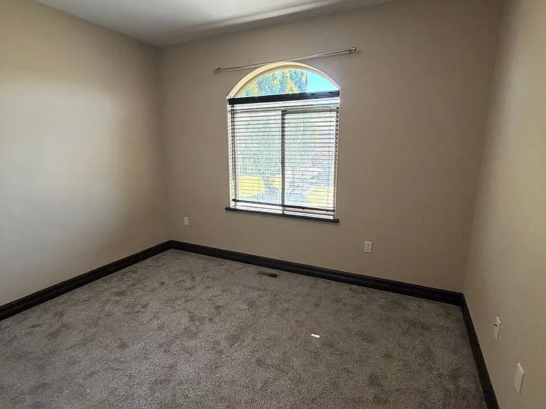 440 Dream St SE — Photo 25