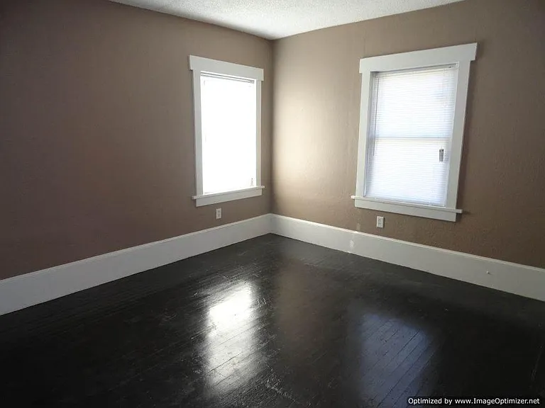 5605 Brooklyn Ave — Photo 5