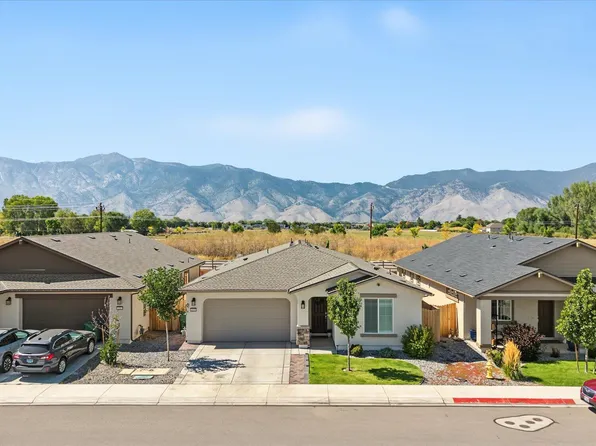 1098 Dapple Dr, Minden, NV 89423